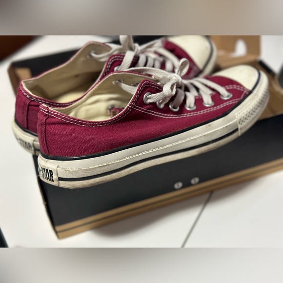 Converse Maroon Low Top - Picture 3 of 3